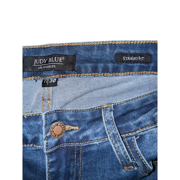 Judy Blue Straight Leg Cropped Mid Rise Jean
Size 11/30 - Picture 6 of 7